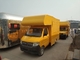 Kleurrijke mobiele voedingswagens Voedingswagens met kookapparatuur