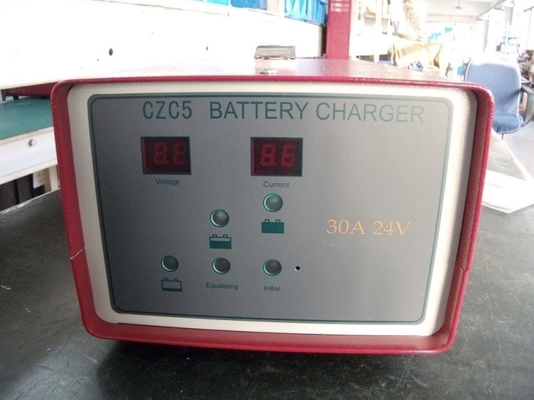 Stacker / pallettruck industriële batterijlader 24V met hoge helderheid LED's