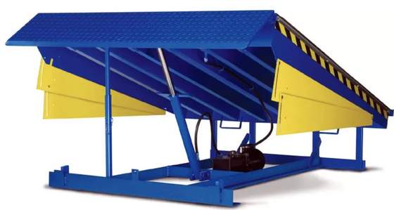 Efficiënte en stabiele hydraulische dock leveler,DCQY6-0.5 6000kg Lengte 7m CE goedgekeurd