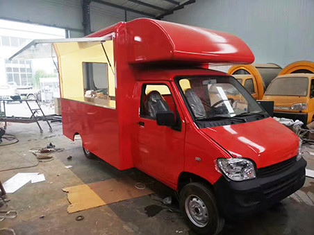 Goedkope, autovervoerbare, op maat gemaakte foodtrailer, mobiele bar-cateringtrailer, koffiekar, CE-certificaat