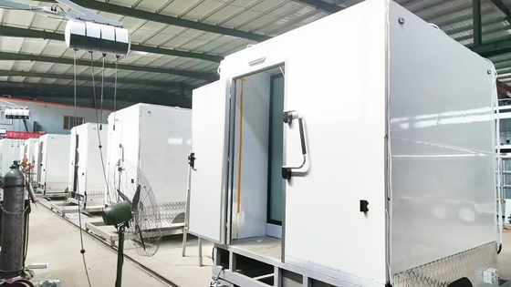 LAKER Customized Luxury Toilet Trailer 2 Station Draagbare Toilet Trailer