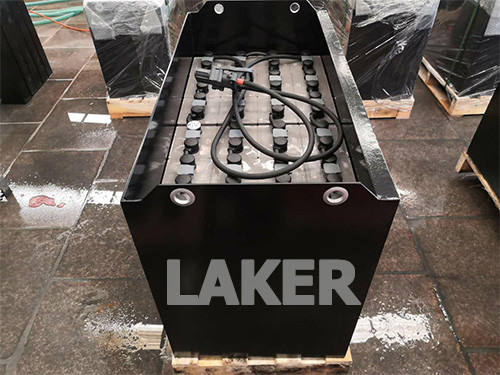 De Heli VSD8AC is geschikt voor een 1,5 ton heftruckbatterij, 48 V en de VCD8AC heftruckbatterij fabrikant biedt een 4