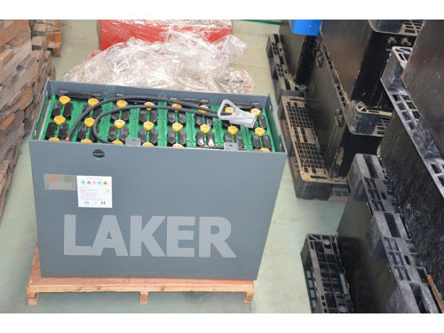 Op maat gemaakte 24V 48V 80V 600Ah 720Ah loodzuur tractiebatterij