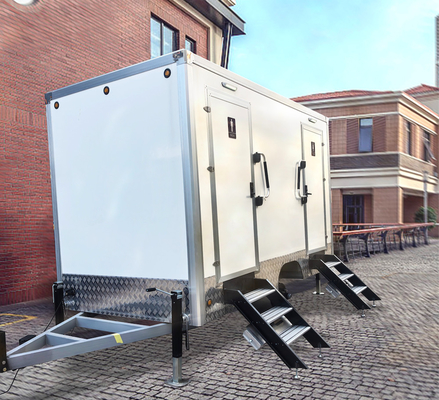 1 stap duwen vouwbare mobiele toilet trailer met RV toilet schoon en afvalwater tank