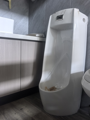 Vervaardigers van mobiele toilettrailers Luxe draagbare toiletten 2 toiletten Op maat gemaakte toilettrailer