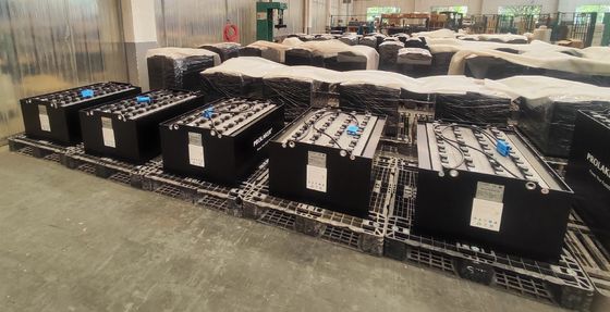 Op maat gemaakte 48V 550Ah loodzuur tractiebatterij voor vorkheftruck, CE-certificering