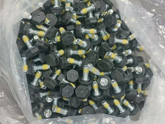 Geïsoleerde Bout voor Maximale Veiligheid en Duurzaamheid van Onderdelen van Vorkheftruckbatterijen Eenvoudig te Installeren en te Vervangen